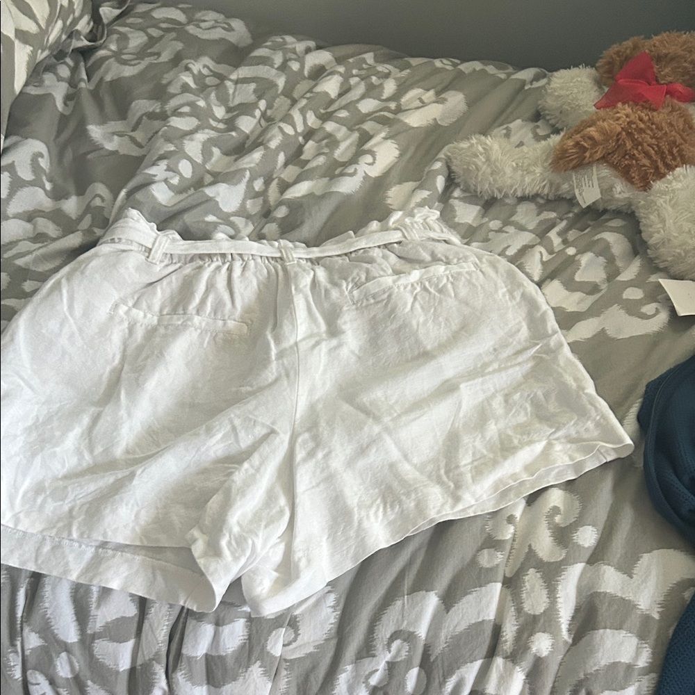 LOFT White High-Waist Tie-Front Linen Shorts - Picture 2 of 3
